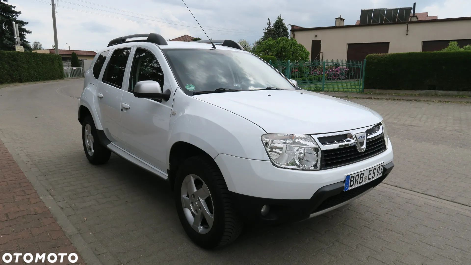 Dacia Duster 1.6 16V 4x2 Essentiel - 1