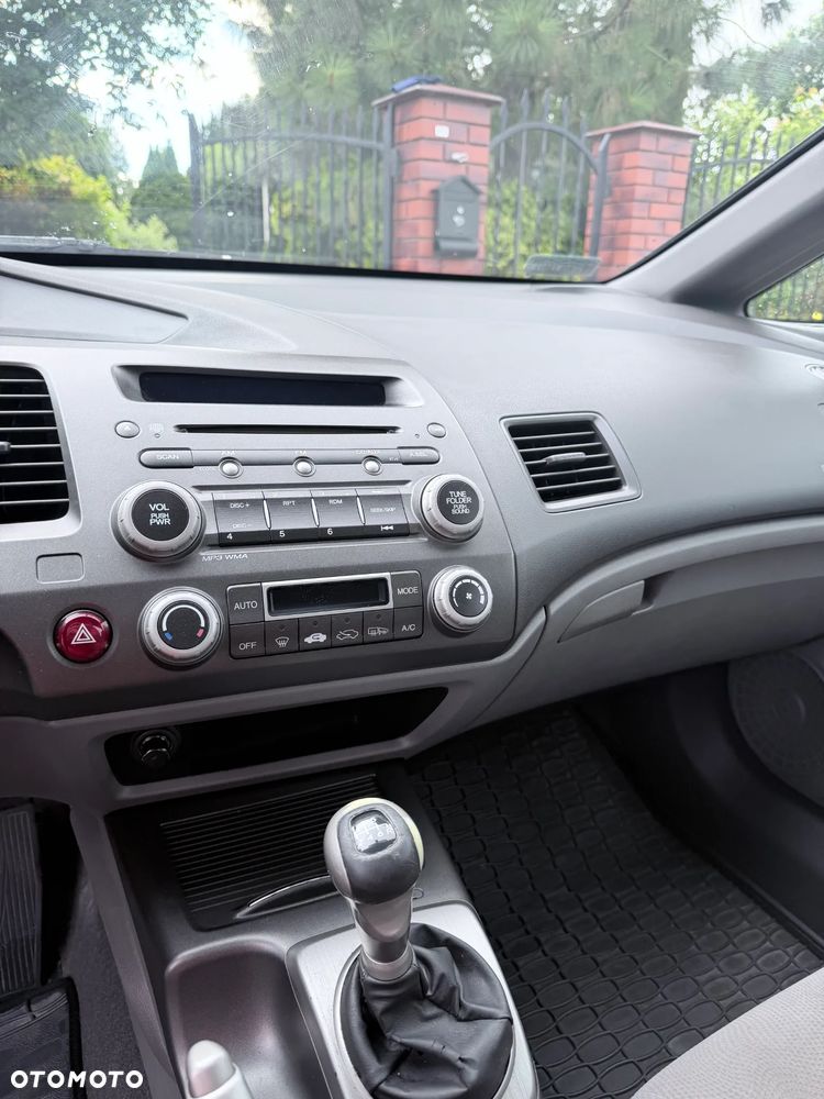 Honda Civic 1.8 Comfort - 9