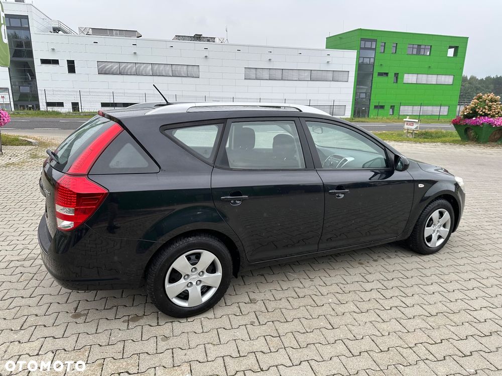Kia Ceed 1.4 L - 31