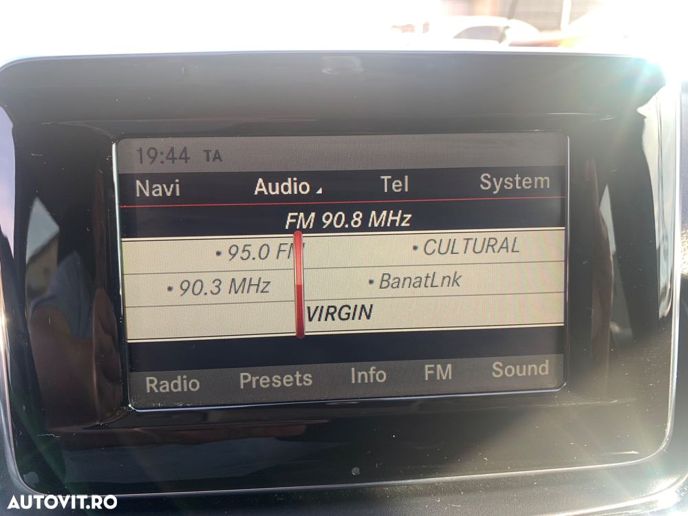 Mercedes-Benz B - 22