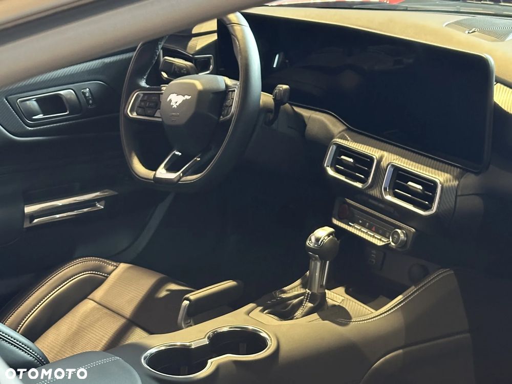 Ford Mustang - 13