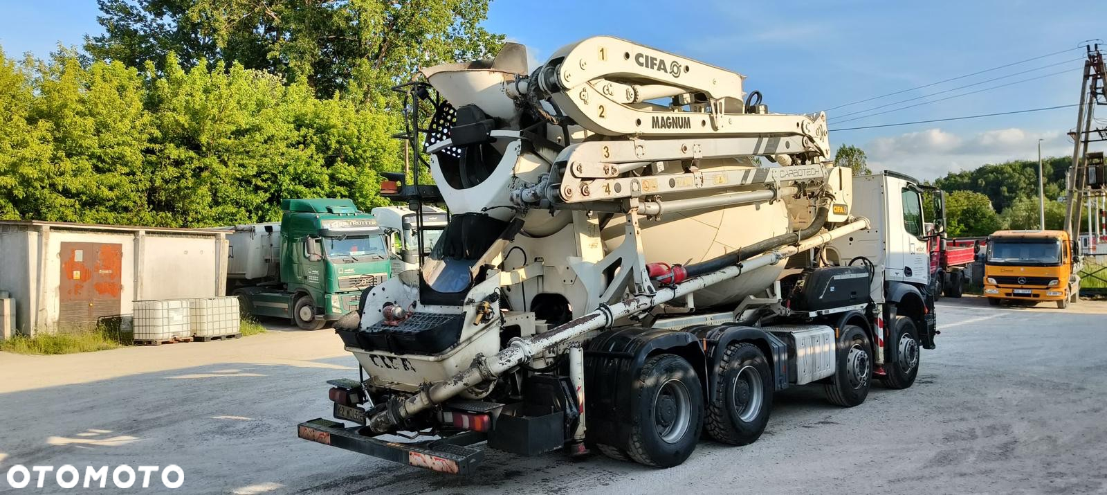 Mercedes-Benz Arocs 3240 - 5