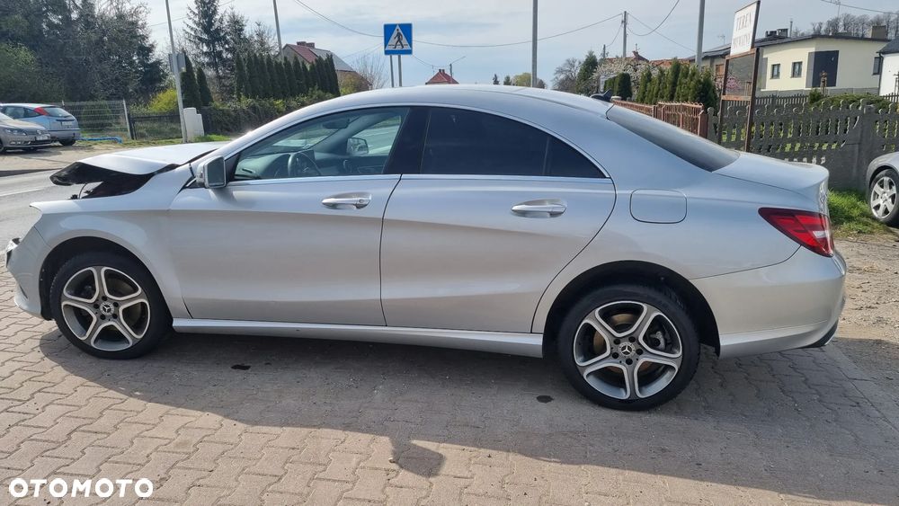 Mercedes-Benz CLA 200 d 7G-DCT UrbanStyle Edition - 11