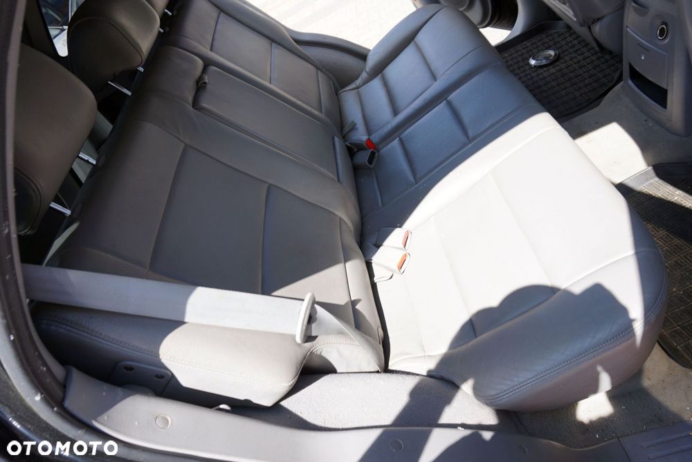 KANAPA TYLNA SORENTO I  KIA 2002-2007 - 4