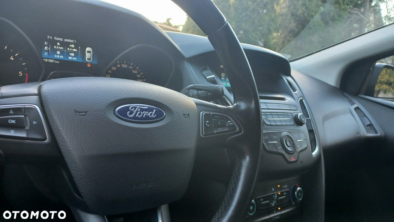 Ford Focus - 36