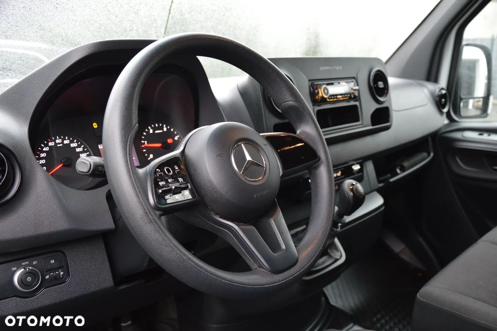 Mercedes-Benz Sprinter - 15