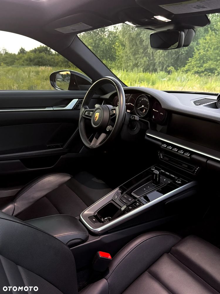 Porsche 911 Carrera 4S - 12