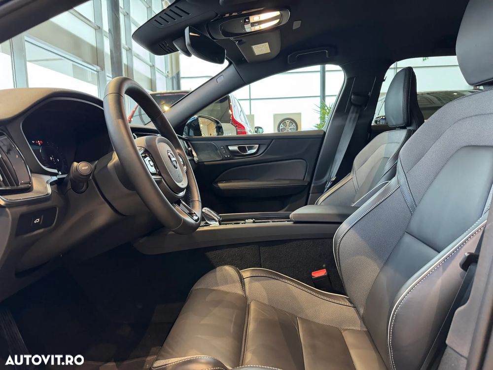 Volvo V60 B4 MHEV AT Plus Dark - 13