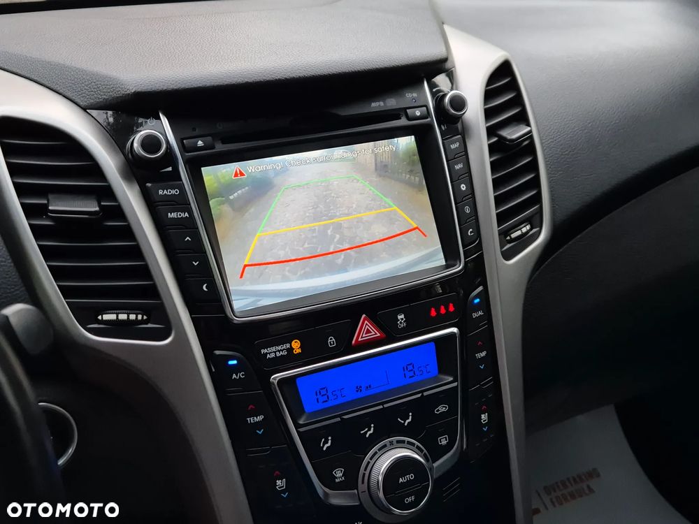 Hyundai i30 blue Kombi 1.6 CRDi DCT Premium - 26