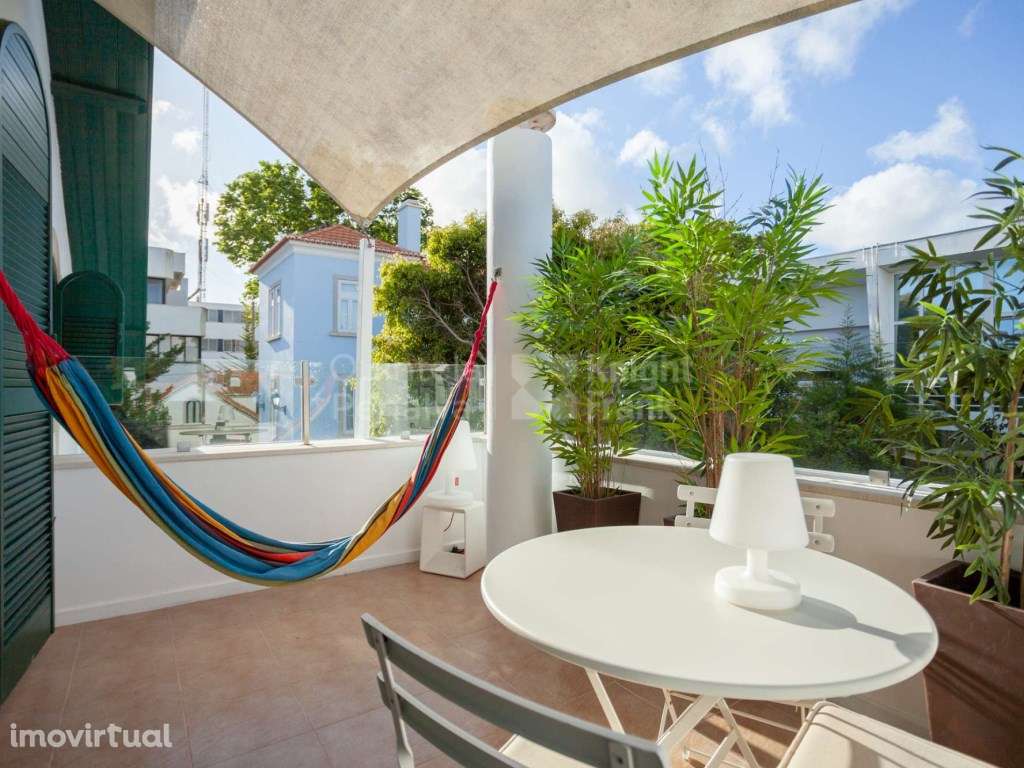 Moradia T5 com jardim e piscina para arrendamento no Estoril - Grande imagem: 3/27