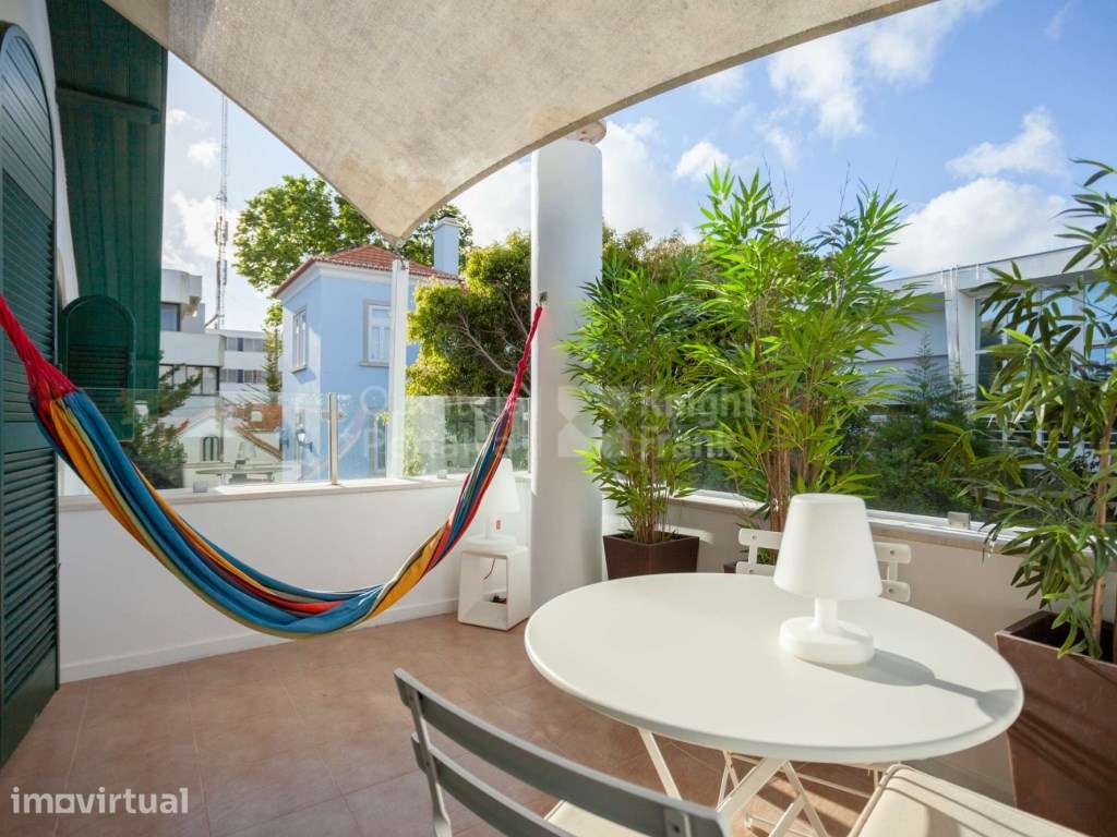 Moradia T5 com jardim e piscina para arrendamento no Estoril - Grande imagem: 3/27