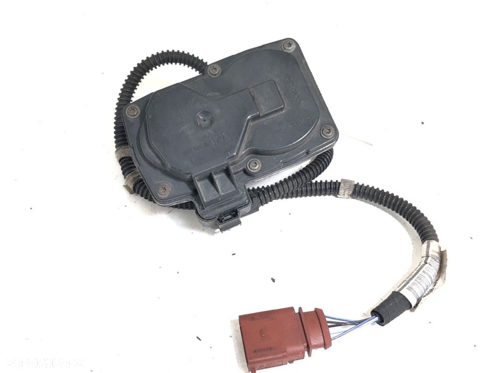 PRZEPUSTNICA WYDECHU - 69.00 PLN - VW PASSAT B8 Variant (3G5, CB5) 2014 - 2022 2.0 TDI 4motion 140 - 2