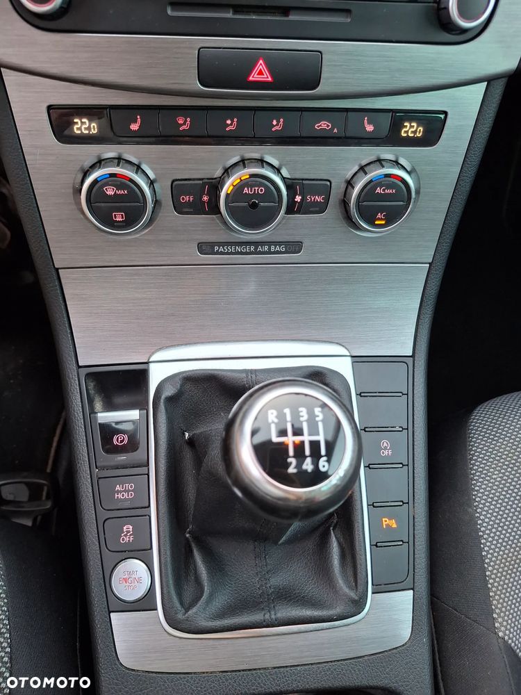 Volkswagen Passat - 18