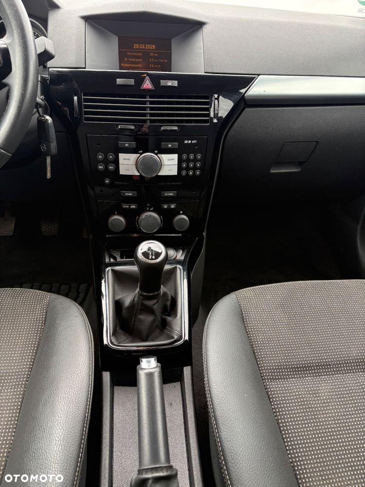 Opel Astra 1.6 Innovation 110 Jahre - 16