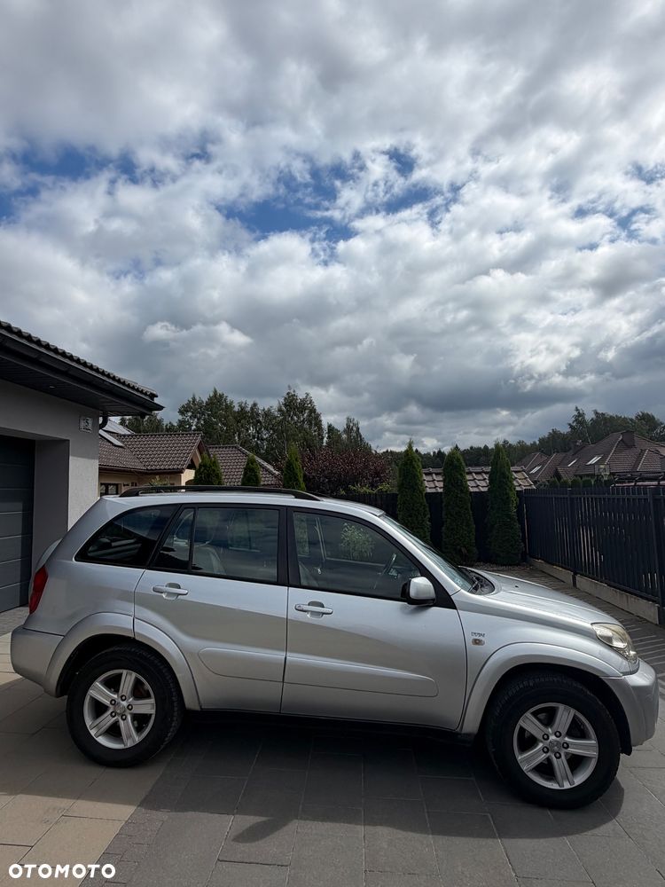 Toyota RAV4 2.0 VVT-i 4x4 - 4