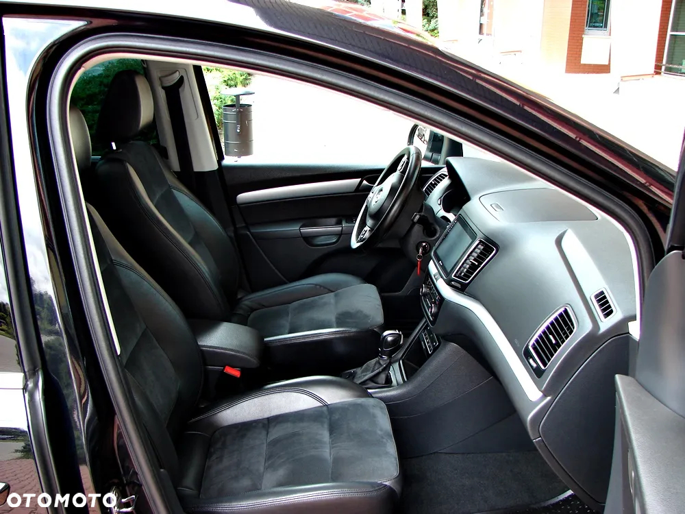 Volkswagen Sharan 2.0 TDI DSG BlueMotion Technology Highline - 23
