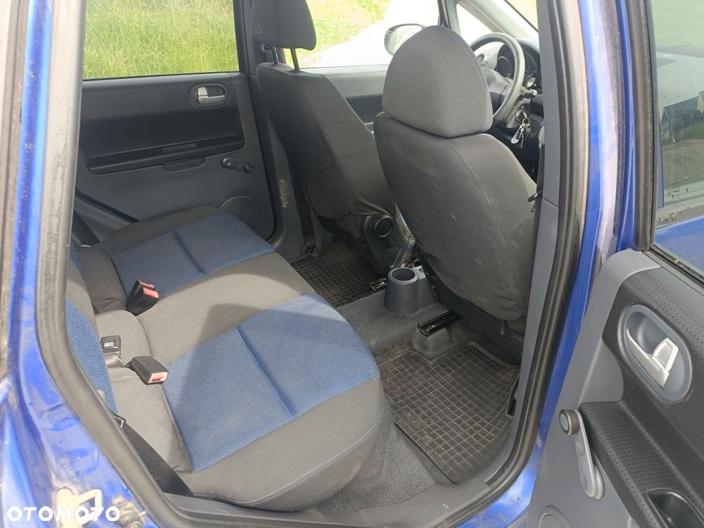 Mitsubishi Colt - 8