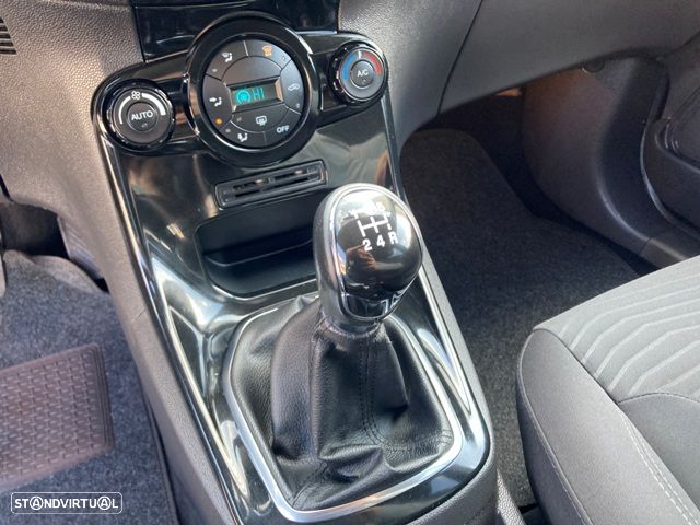 Ford Fiesta 1.5 TDCi Titanium - 19