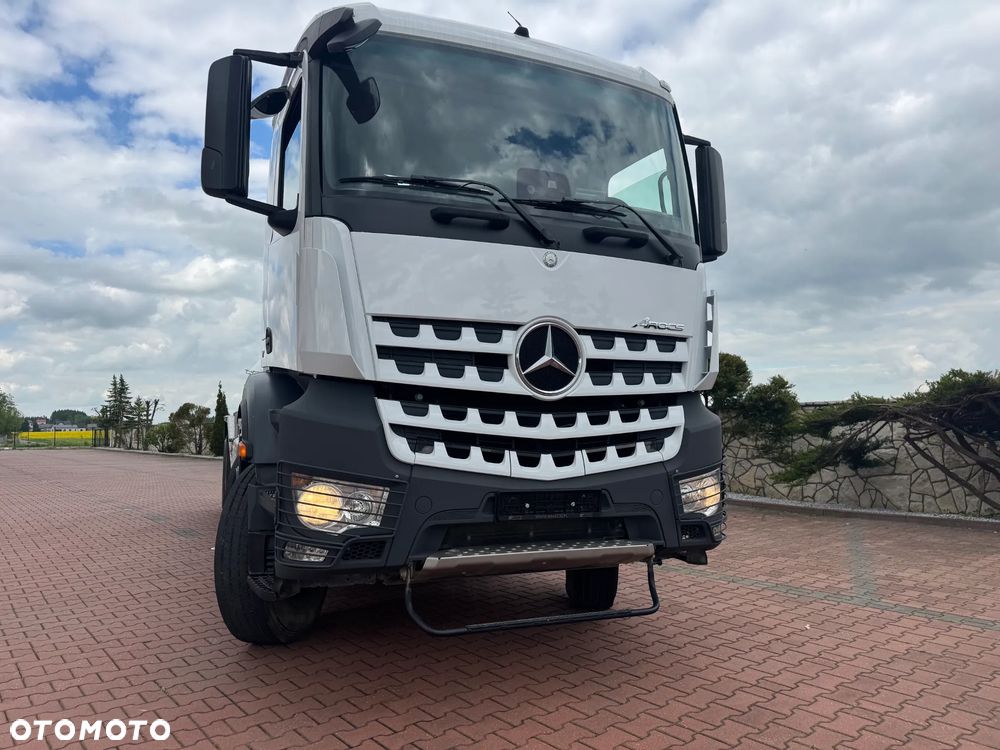 Mercedes-Benz Arocs 3251 - 2