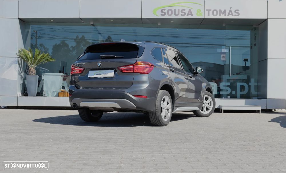 BMW X1 16 d sDrive xLine Auto — fotografia 4