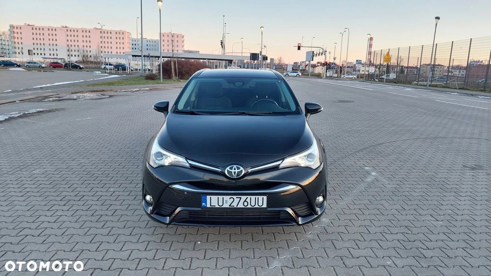Toyota Avensis 1.8 Premium EU5 MS - 12
