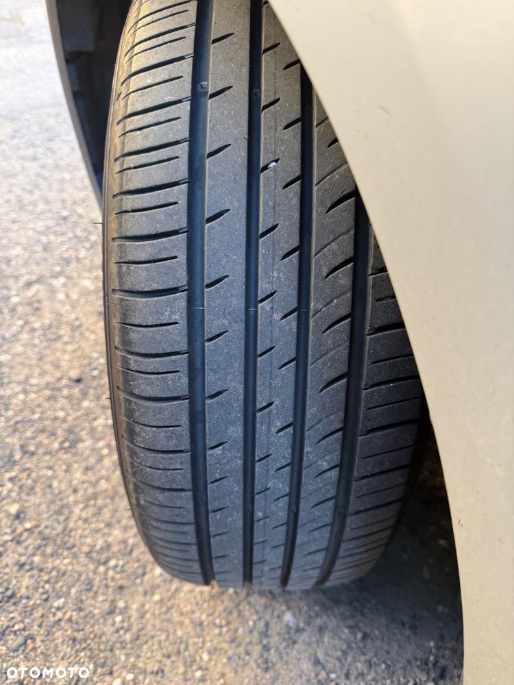 Toyota Corolla 1.6 Comfort - 12