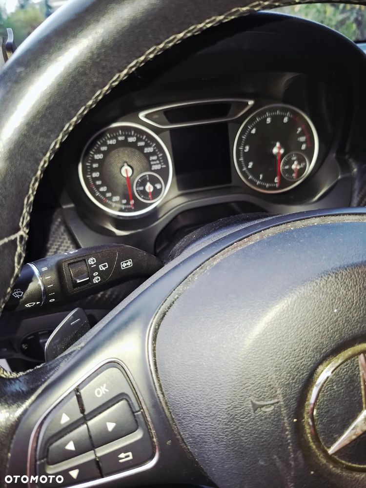 Mercedes-Benz GLA - 29
