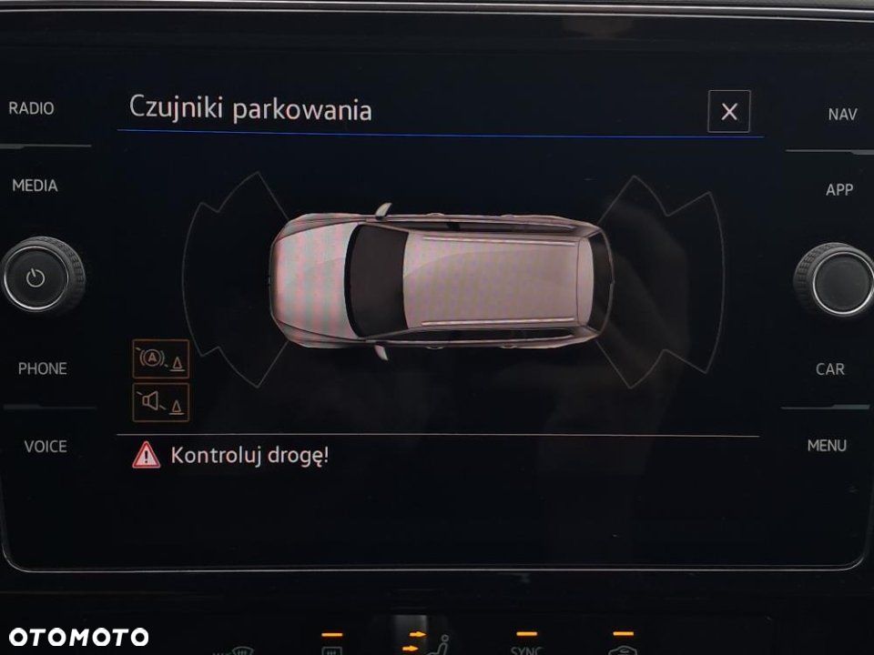 Volkswagen Passat - 32