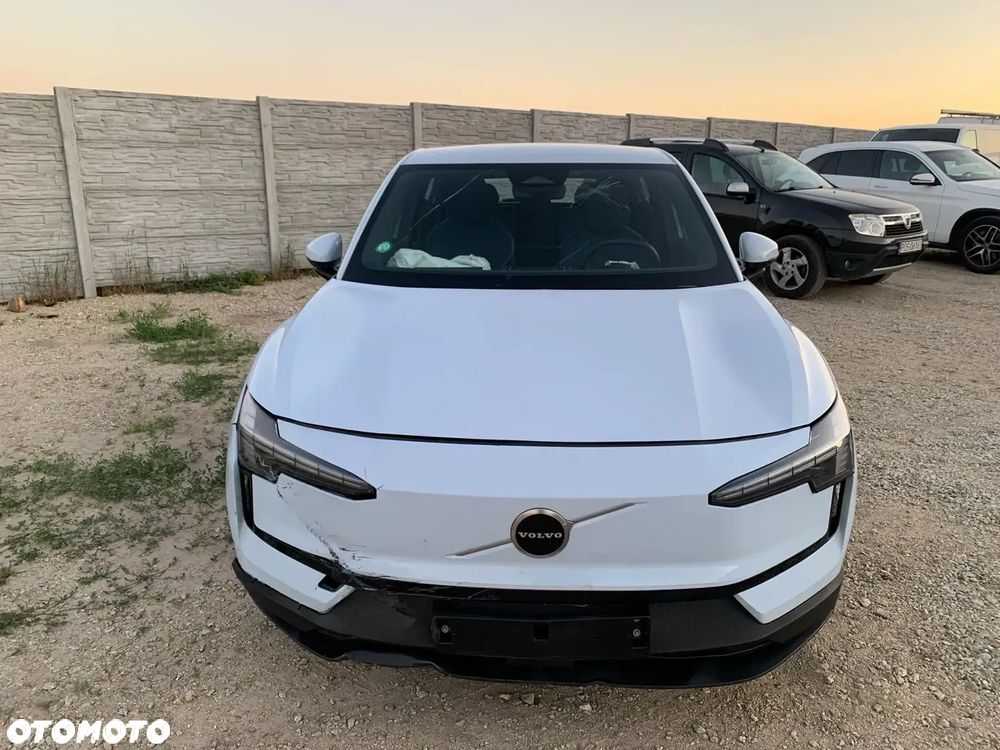 Volvo EX30 Single Motor Extended Range RWD Core - 21