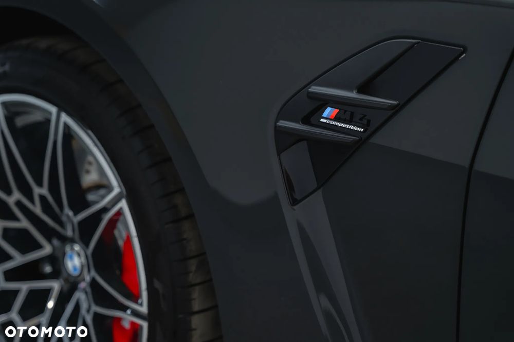 BMW M4 Competition M xDrive - 19