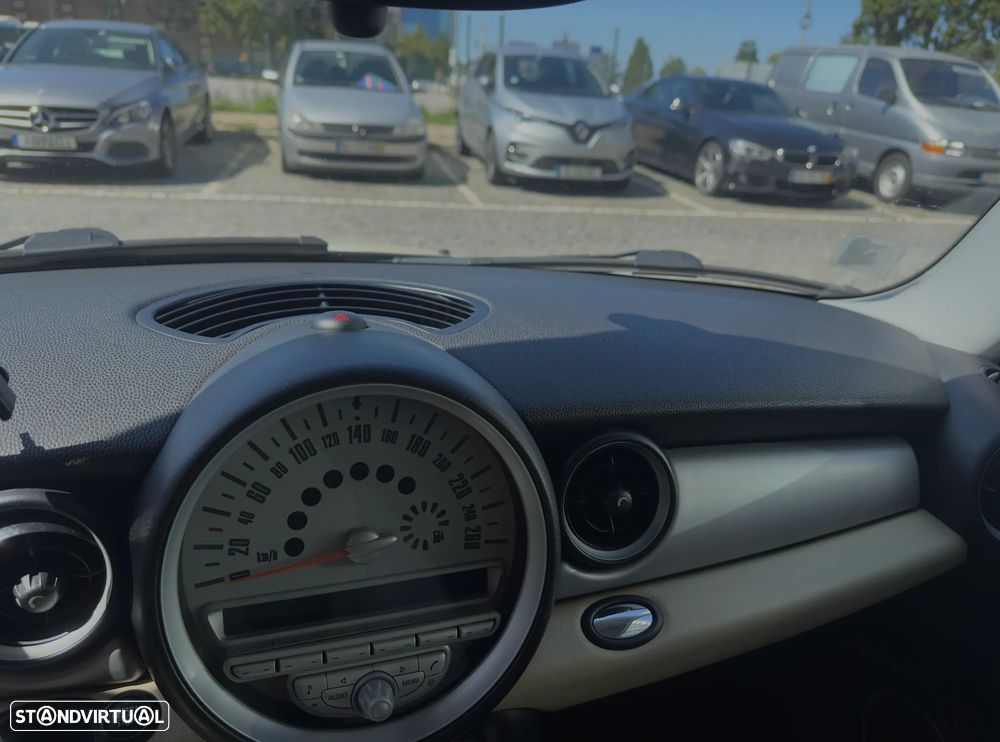 MINI 3 Portas Cooper D - 17