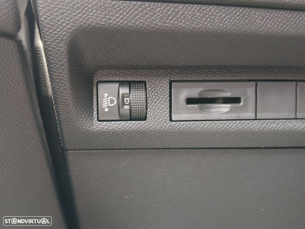 Peugeot 308 SW 1.5 BlueHDi Allure Pack EAT8 - 14