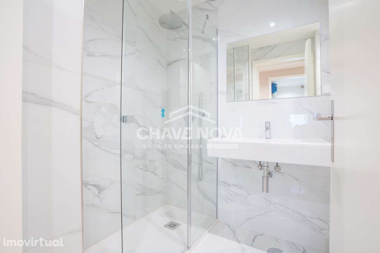 Apartamento T2 Novo com Lugar de garagem, arrumo e vista maravilhosa - Grande imagem: 2/13