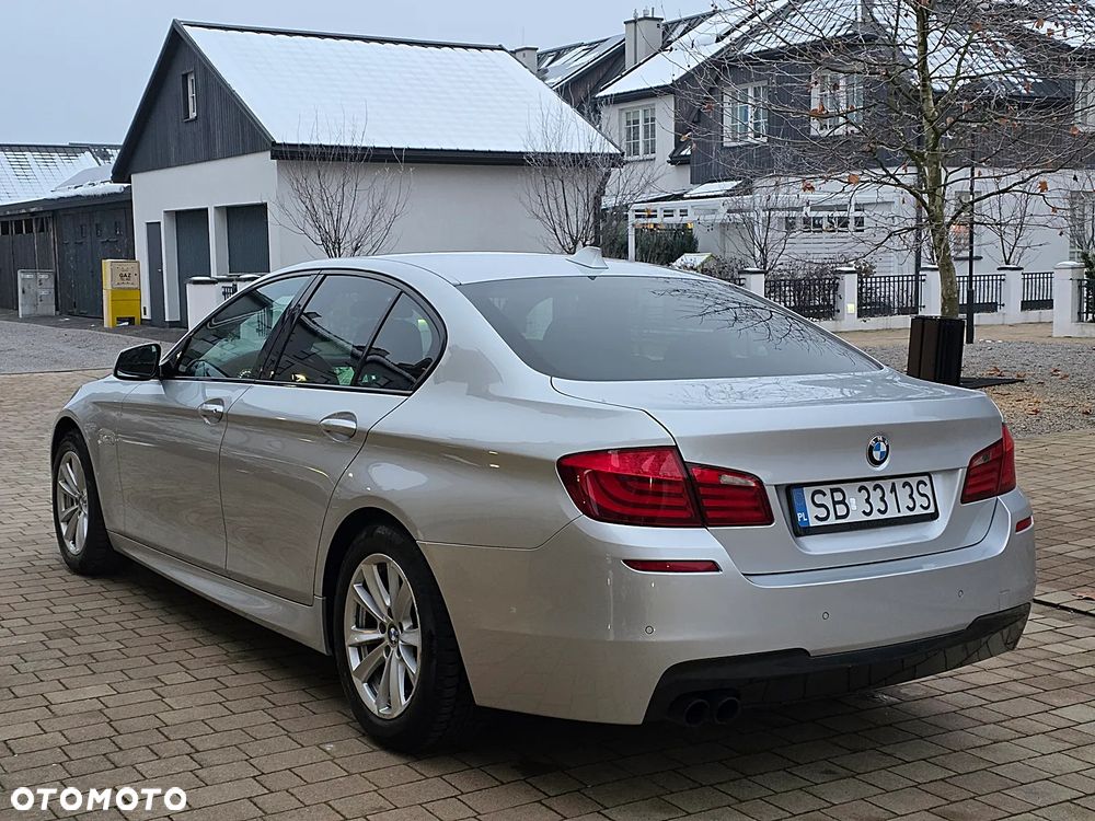 BMW Seria 5 525d xDrive - 21