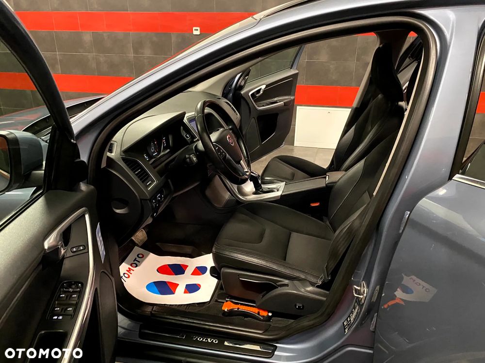 Volvo XC 60 D4 Geartronic Momentum - 16