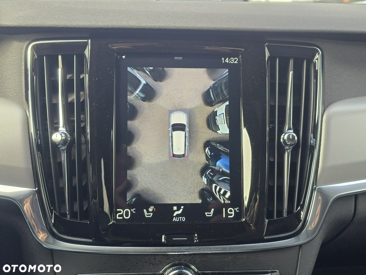 Volvo V90 Cross Country - 11