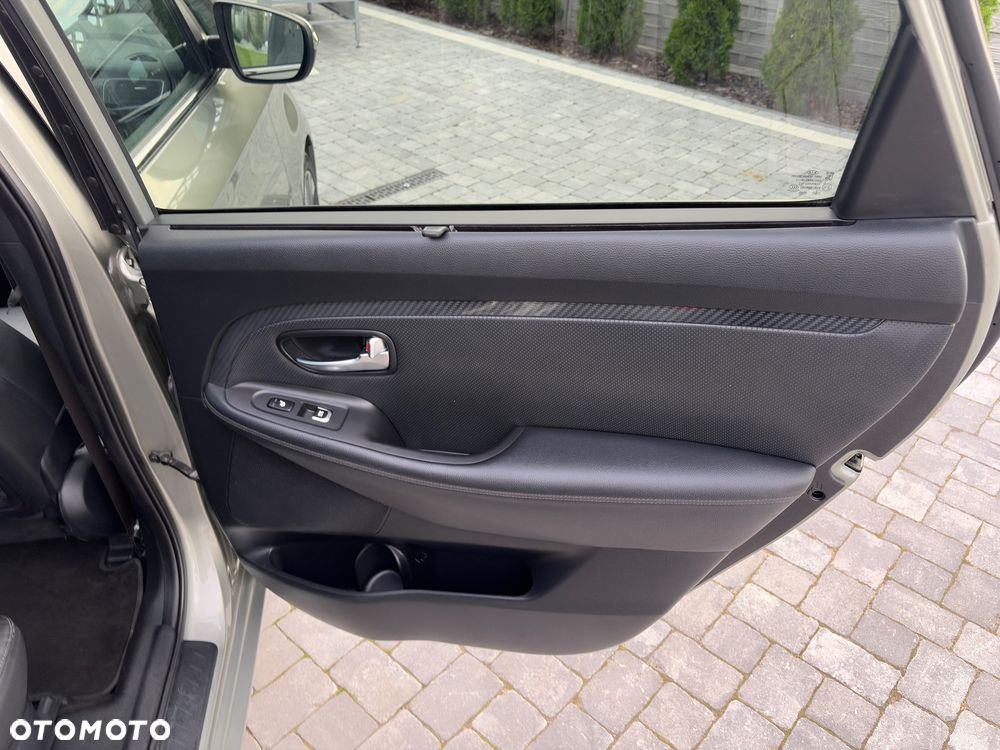 Kia Carens 1.7 CRDi Business Line 7os 7DCT - 31