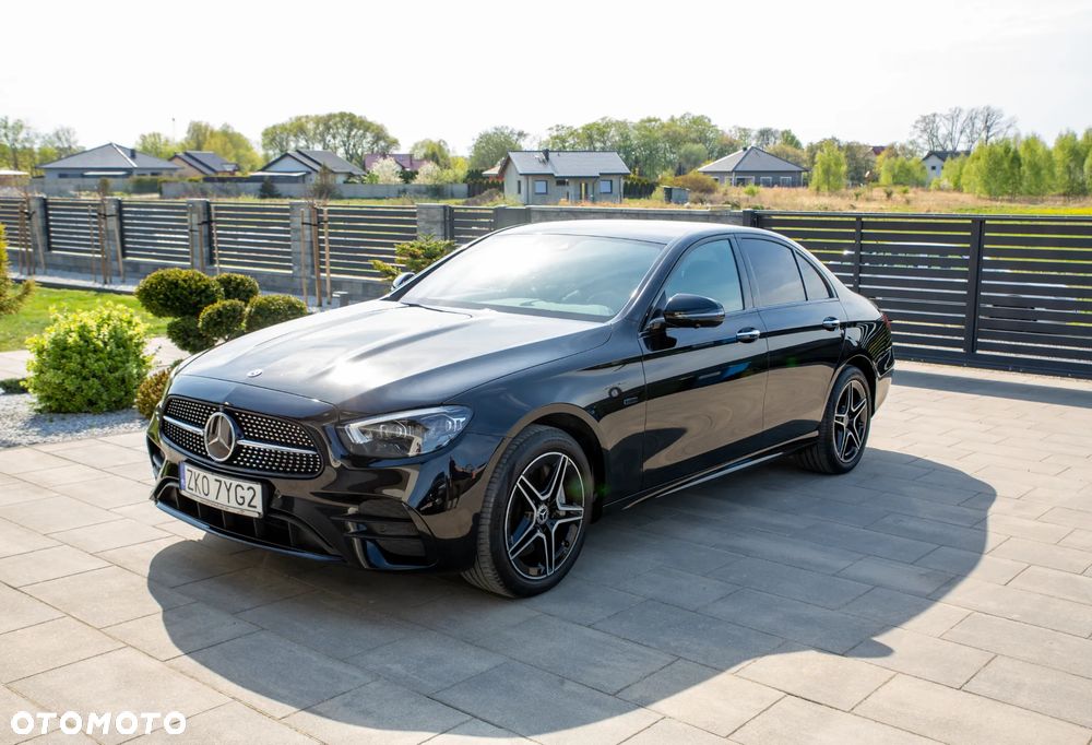 Mercedes-Benz Klasa E 300 4Matic 9G-TRONIC AMG Line - 2