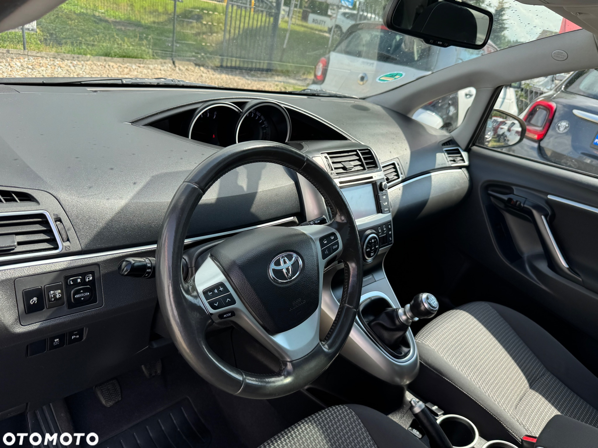 Toyota Verso - 24