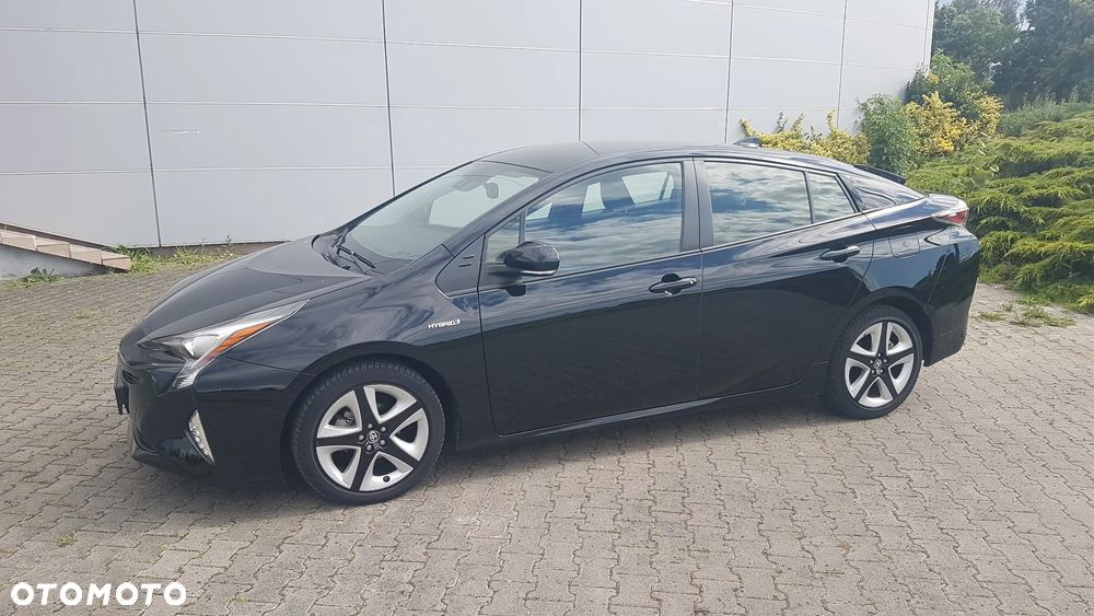 Toyota Prius Hybrid Executive - 25
