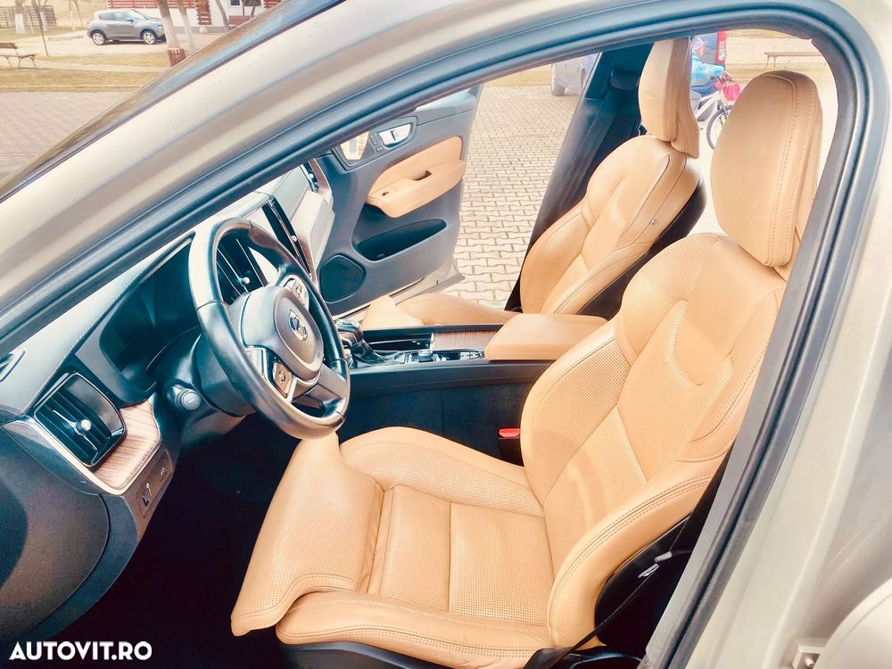 Volvo XC 60 D5 AWD Inscription - 5