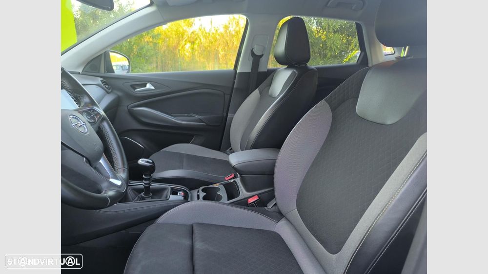 Opel Grandland X 1.2 T Design & Tech - 9