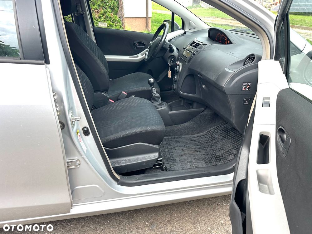 Toyota Yaris 1.33 Prestige - 9