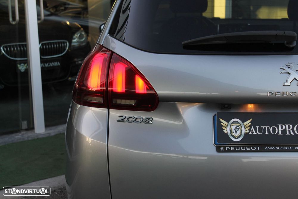 Peugeot 2008 1.6 BlueHDi Style - 28