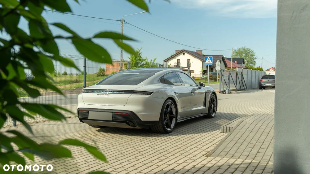 Porsche Taycan GTS - 2