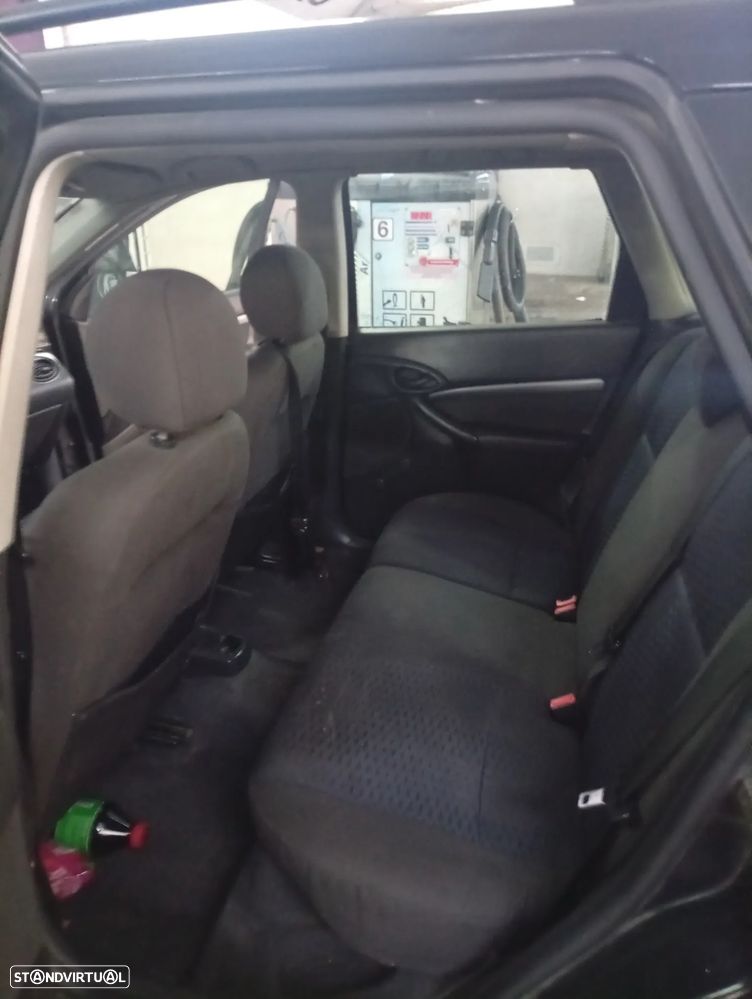 Ford Focus SW 1.8 TDdi Trend - 4