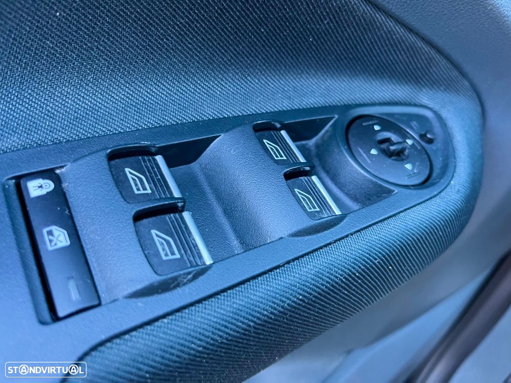 Ford C-Max 1.0 Ecoboost S&S Titanium - 42