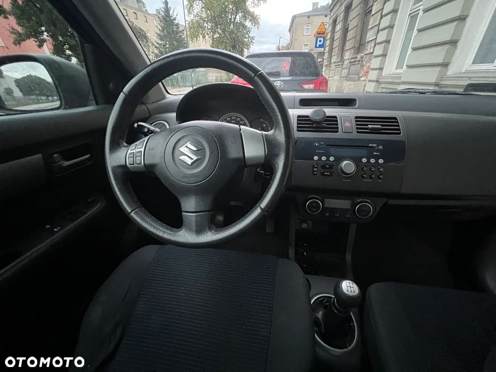 Suzuki Swift - 6