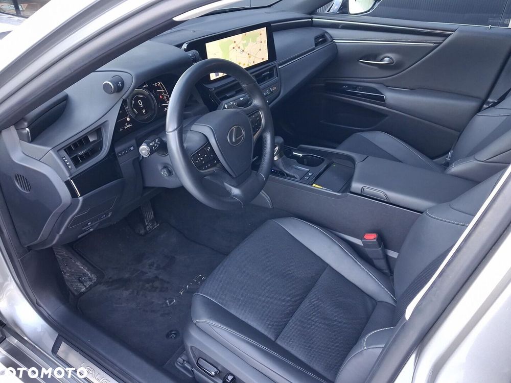Lexus ES 300h Business Edition - 12