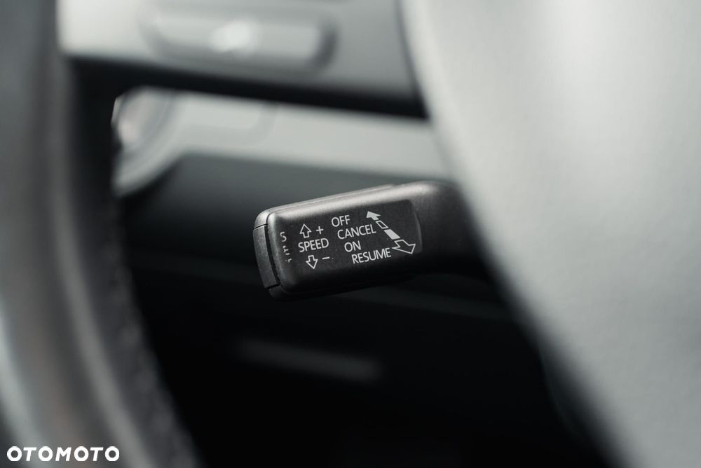 Volkswagen Passat - 23